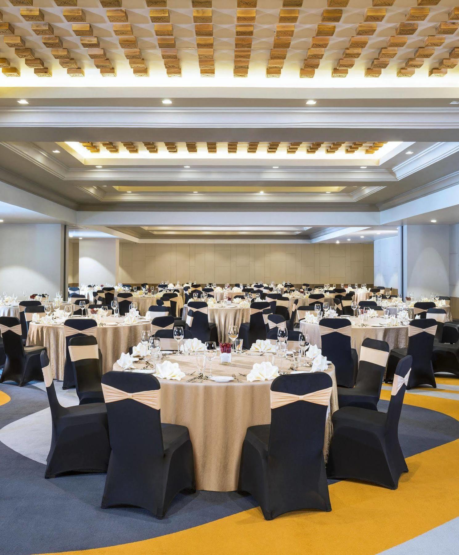 Le Meridien Θίμφου Εξωτερικό φωτογραφία